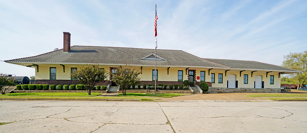 At Depot, Apprentices Get Tickets To IT Jobs 133396