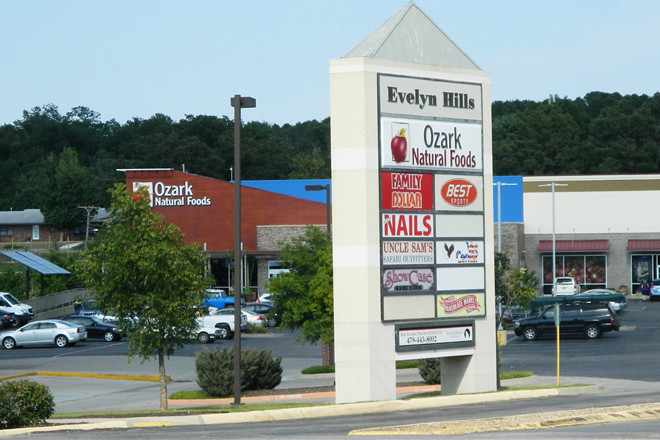 Evelyn Hills Shopping Center
